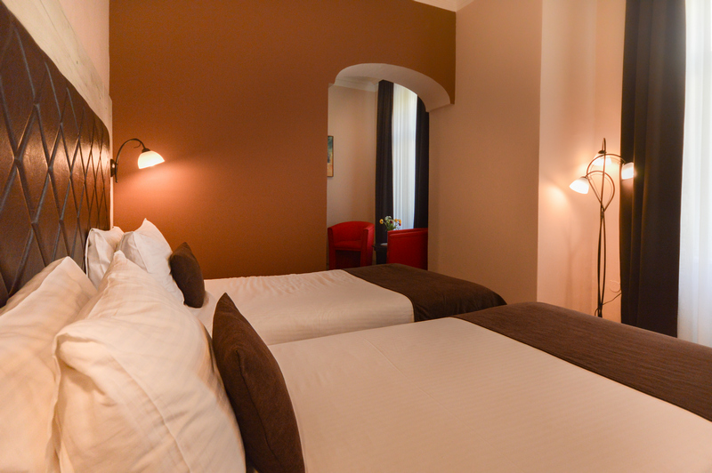 rooms with two single beds